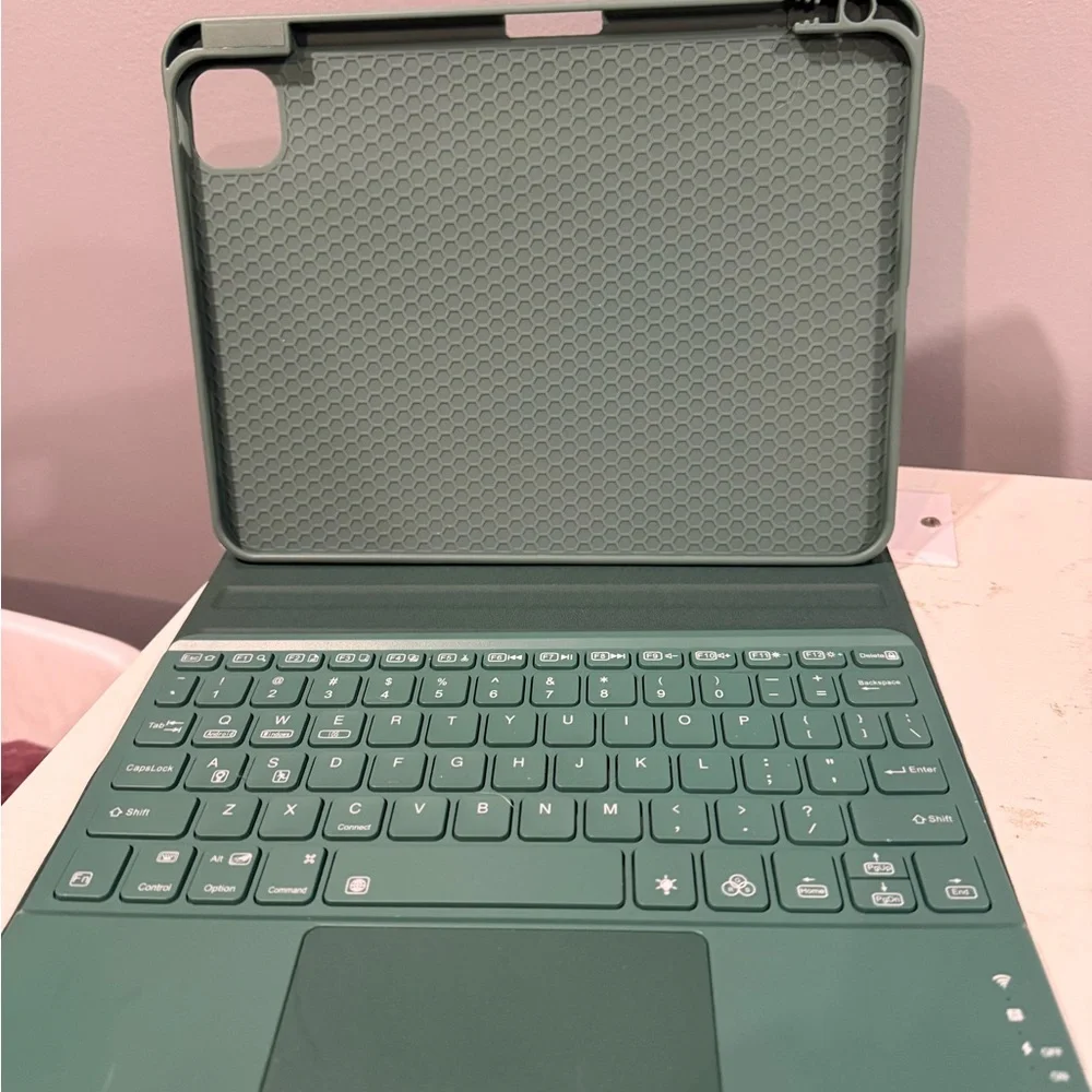 Sleek Mint Green Tablet Case